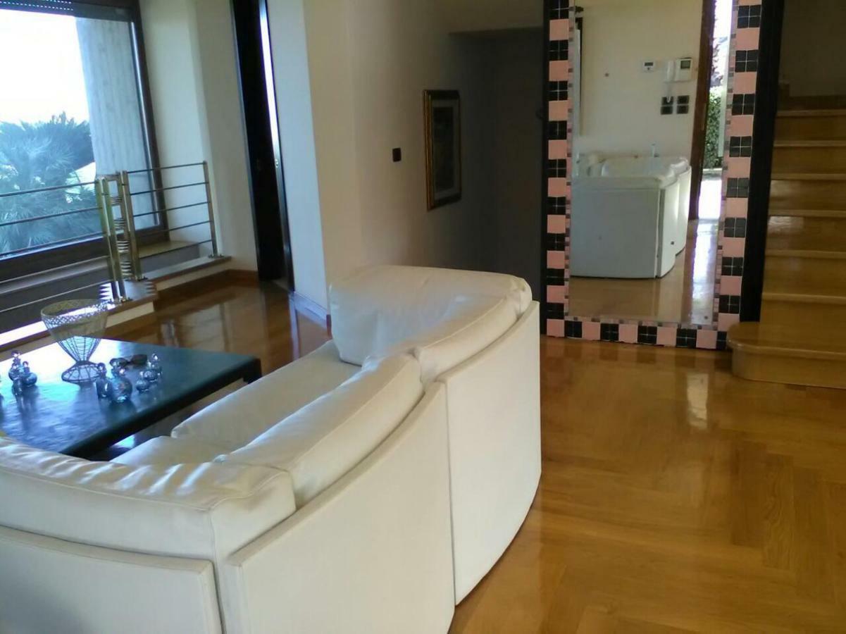 سان بنيديتّو ديل ترونتو Villa Angela المظهر الخارجي الصورة